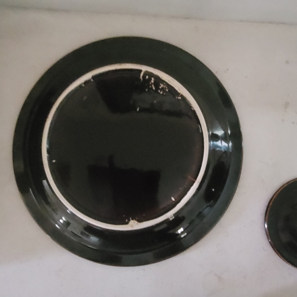 Vintage Pfaltzgraff serving crock with matching serving plate in a gorgeous drip - Picture 4 of 16